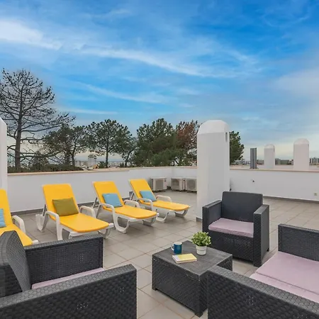 Luxury 3 Bedroom Duplex With Sea Views & Pool * וילהמורה