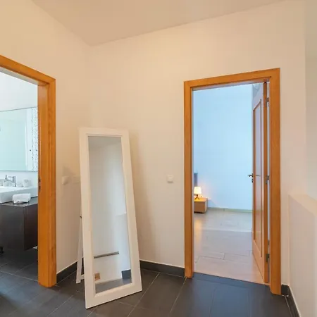 Luxury 3 Bedroom Duplex With Sea Views & Pool * וילהמורה
